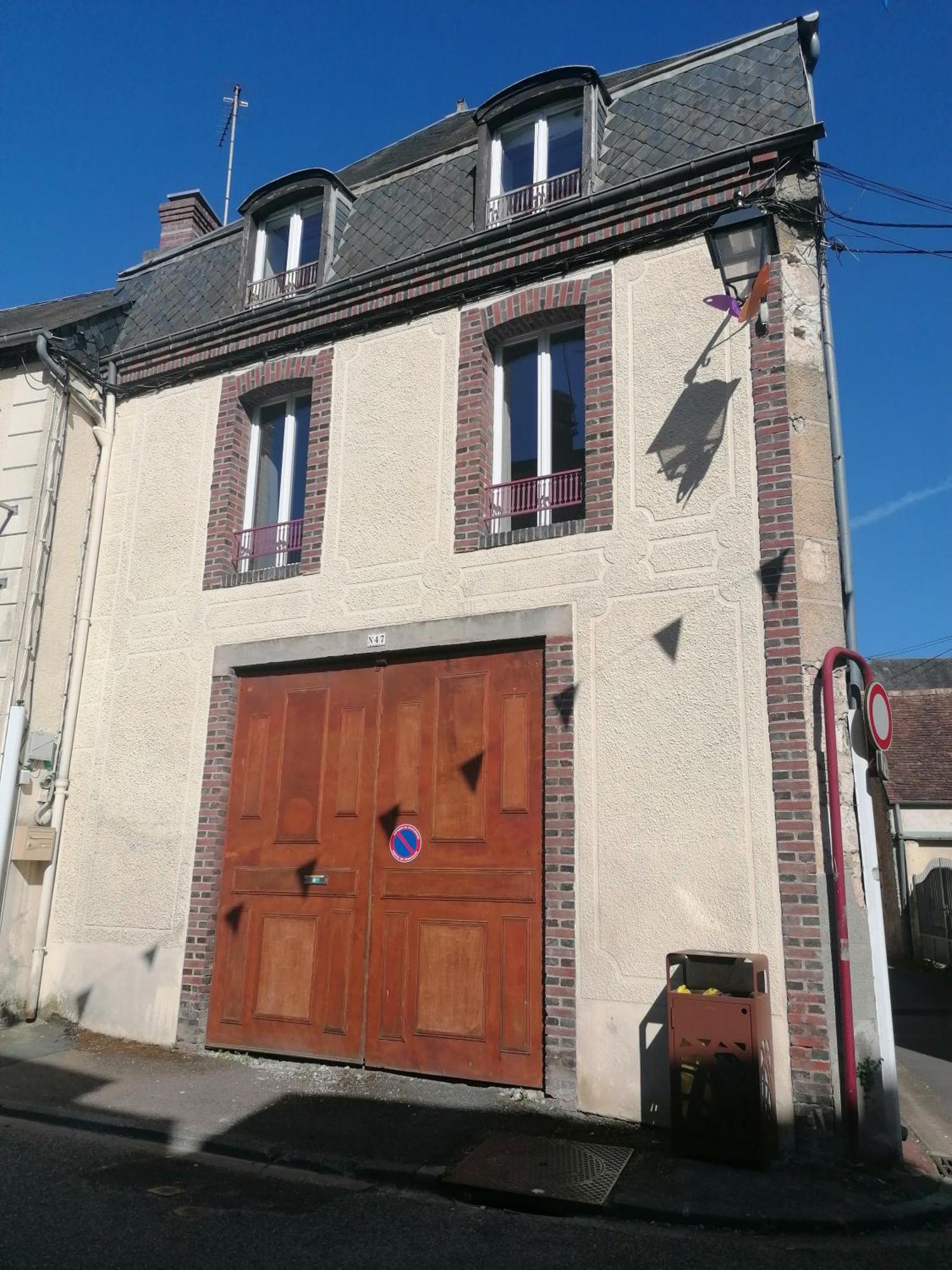 Gite A Sees Avec Garage Prive En Centre Ville Luaran gambar